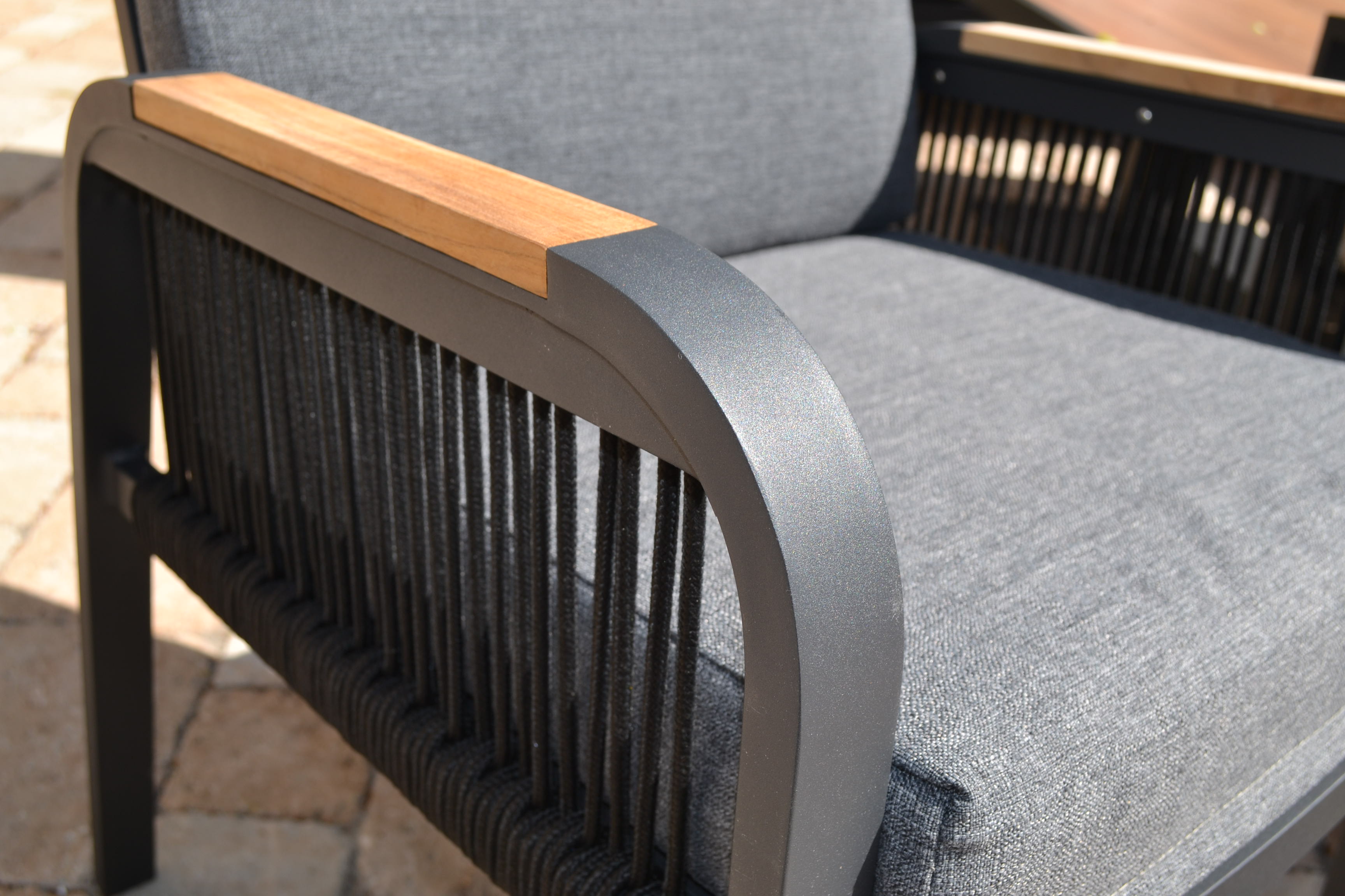 6 x Gartenstuhl Robin mit Sitz- und Rückenpolster im eleganten Seil Design