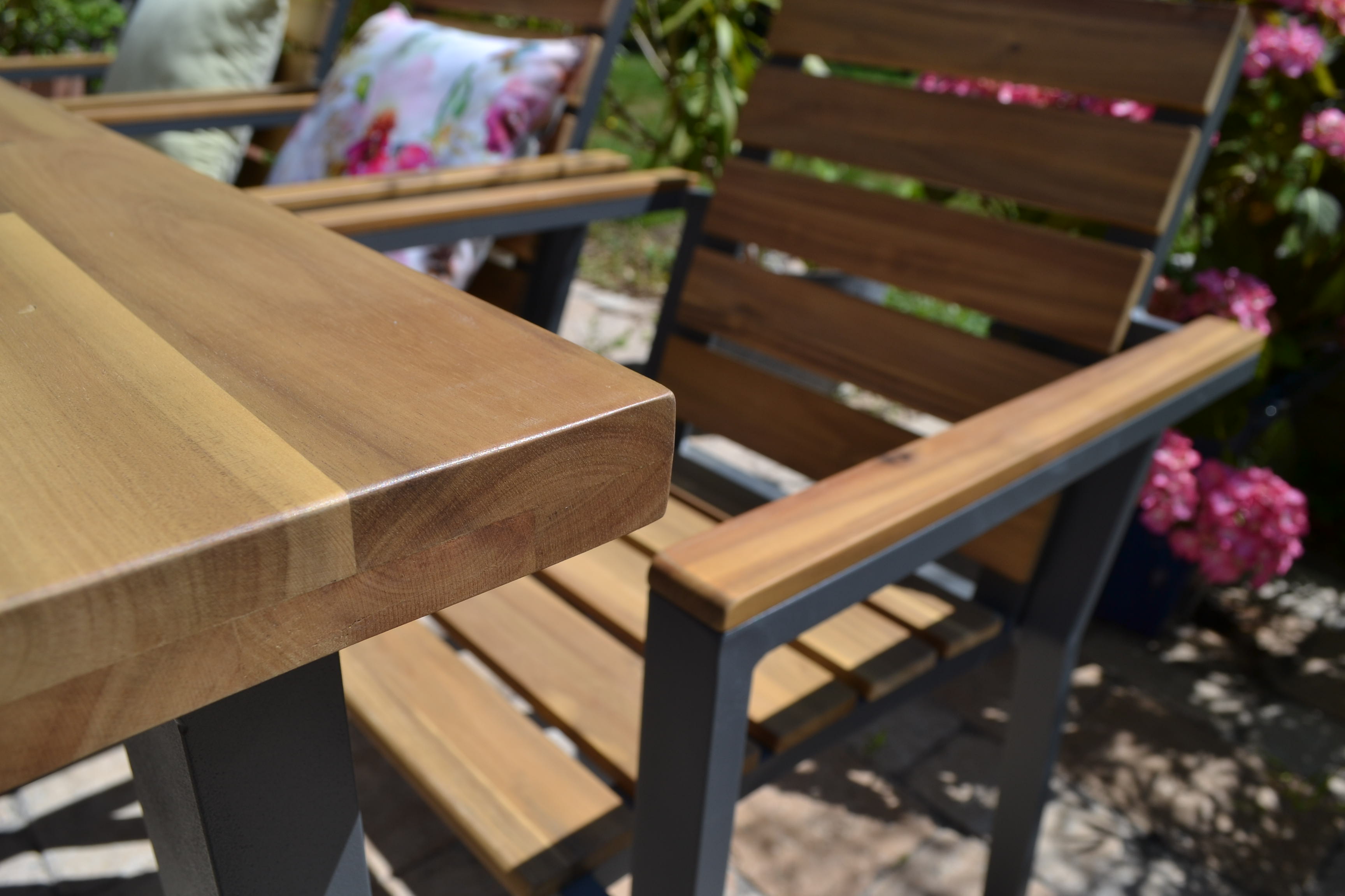 Acacia Echtholz Essgruppe Melbourne - 210 x 100cm Tisch + 180 cm Bank + 5 stapelbare Stühle